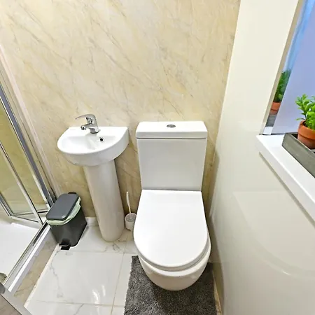 Private Bliss Near Luton Station Appartement Buitenkant foto