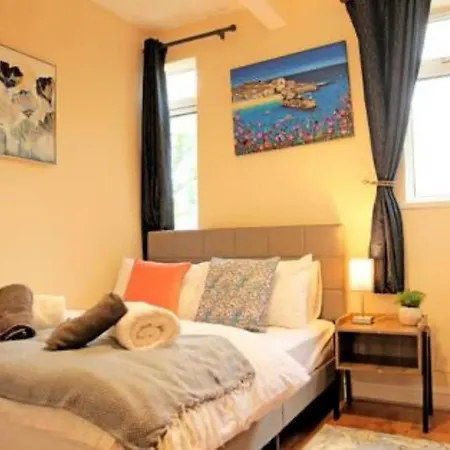 Private Bliss Near Luton Station Appartement Buitenkant foto
