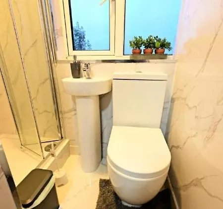 Private Bliss Near Luton Station Appartement Buitenkant foto