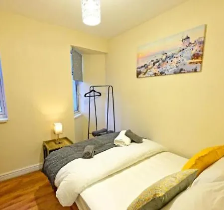 Private Bliss Near Luton Station Appartement Buitenkant foto