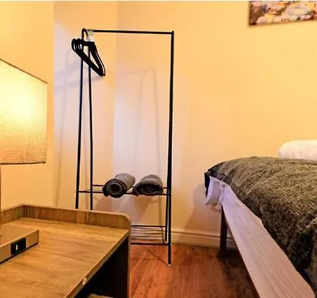 Private Bliss Near Luton Station Appartement Buitenkant foto