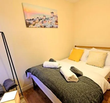 Private Bliss Near Luton Station Appartement Buitenkant foto