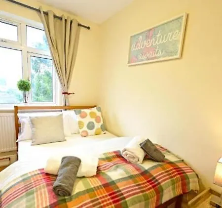 Private Bliss Near Luton Station Appartement Buitenkant foto