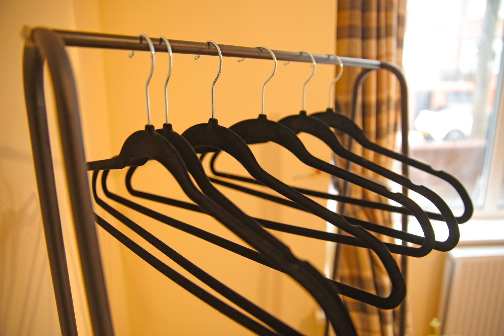 Private Bliss Near Luton Station Homestay *