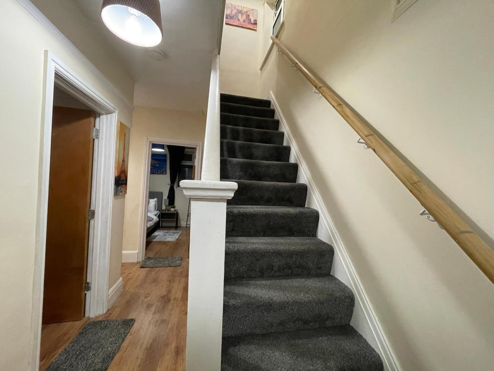 Private Bliss Near Luton Station *