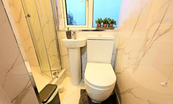 Private Bliss Near Luton Station Luton (Bedfordshire)